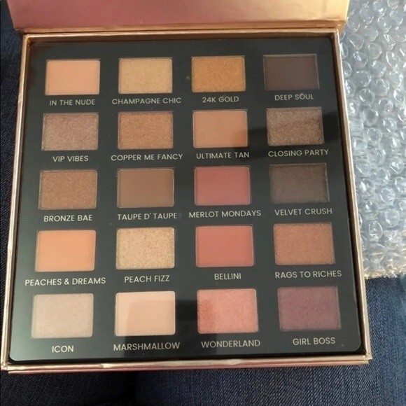 Iconic London day to slay palette